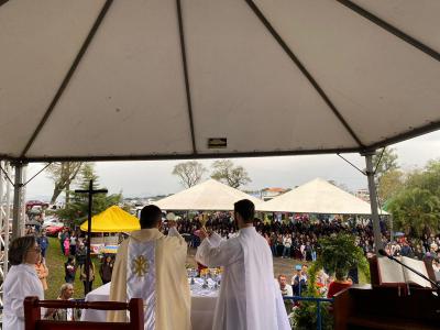 Missa em louvor ao Bom Jesus em Campo Mendes teve o PÃ¡roco SebastiÃ£o presidindo com liturgia da RÃ¡dio Campo Aberto